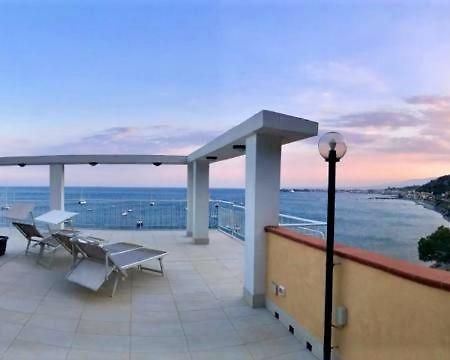 Ferienwohnung Baia dei Delfini Taormina Exterior foto