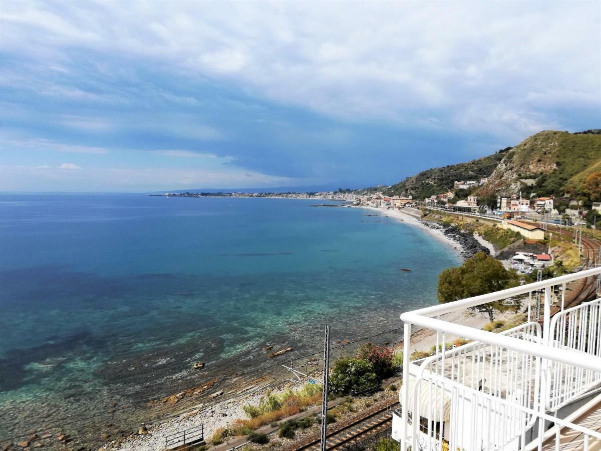 Ferienwohnung Baia dei Delfini Taormina Exterior foto