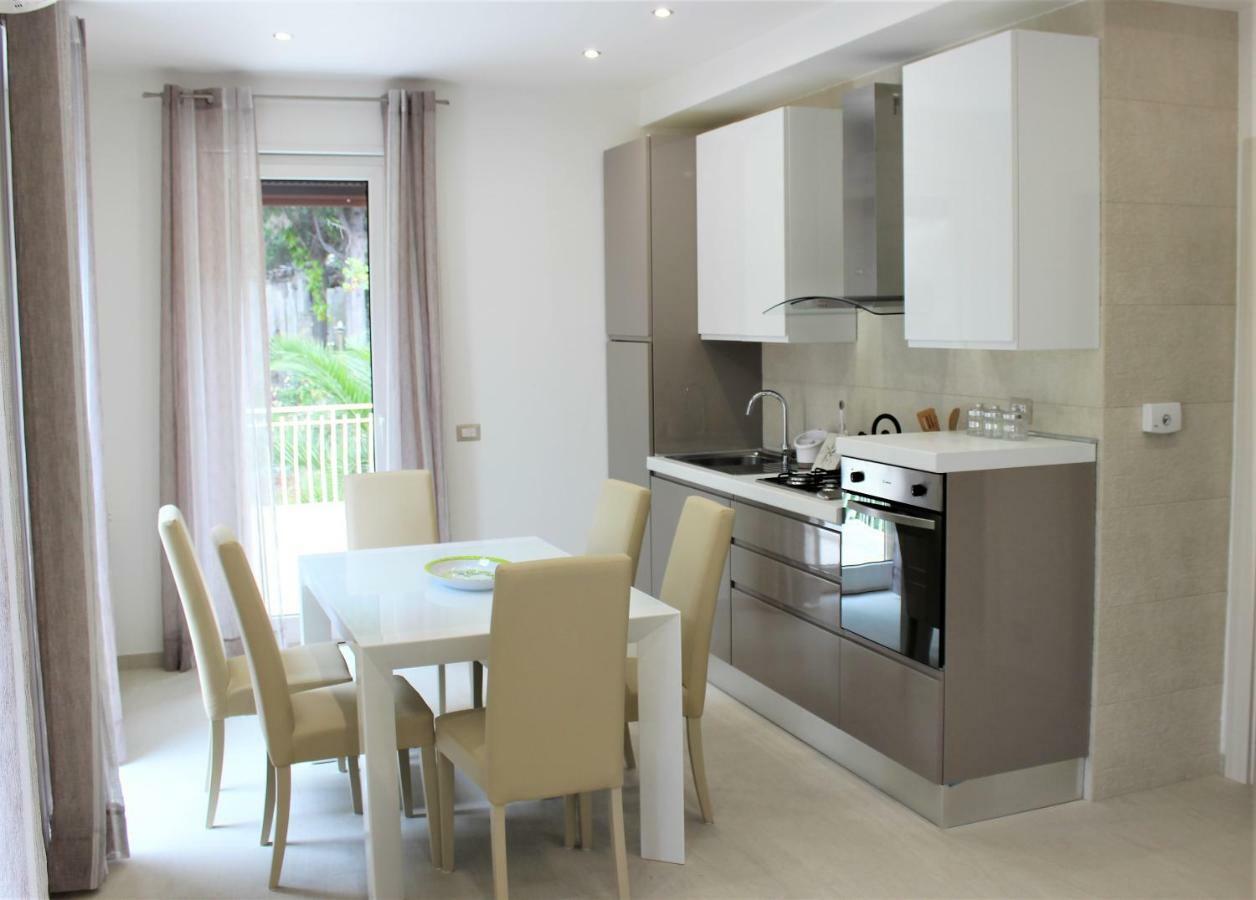 Ferienwohnung Baia dei Delfini Taormina Exterior foto