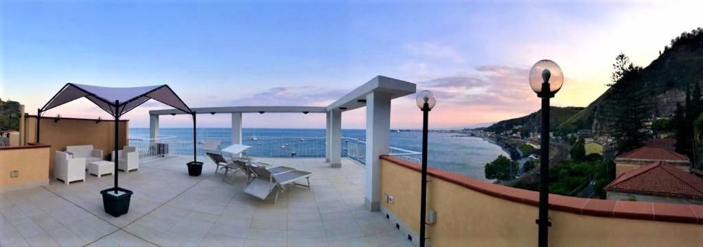 Ferienwohnung Baia dei Delfini Taormina Exterior foto